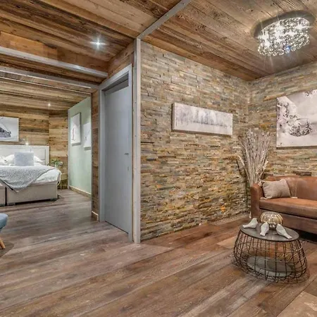 5br Stunning Chalet In Pool&sauna