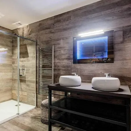 5br Stunning Chalet In Pool&sauna Villa