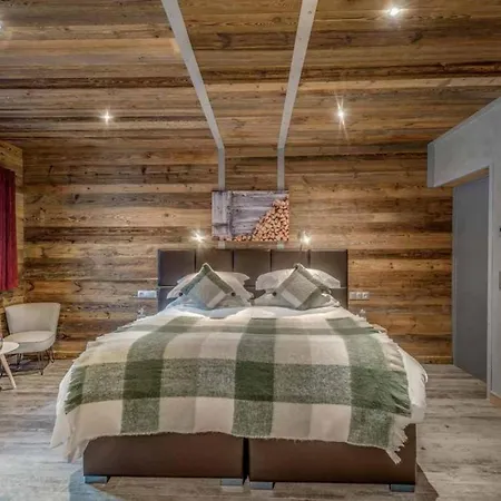 5br Stunning Chalet In Pool&sauna Villa